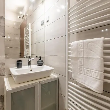 Modern 3 With Parking Next To Bulgaria Mall *