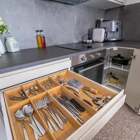 Modern 3 With Parking Next To Bulgaria Mall *